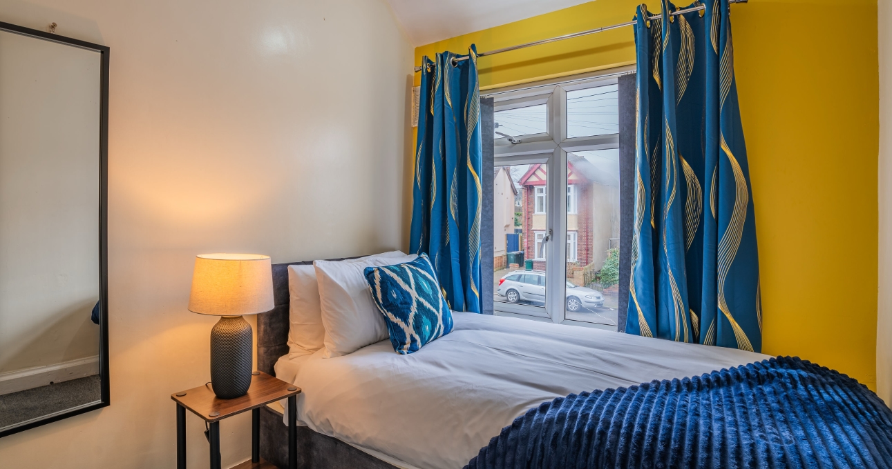 Master bedroom in Coventry contractor accommodation