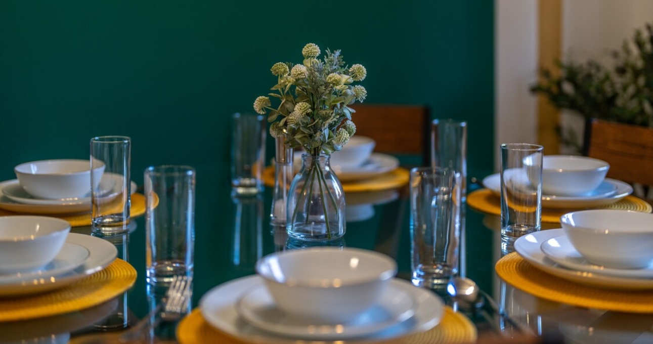 Modern kitchen in 5 bed Banbury property